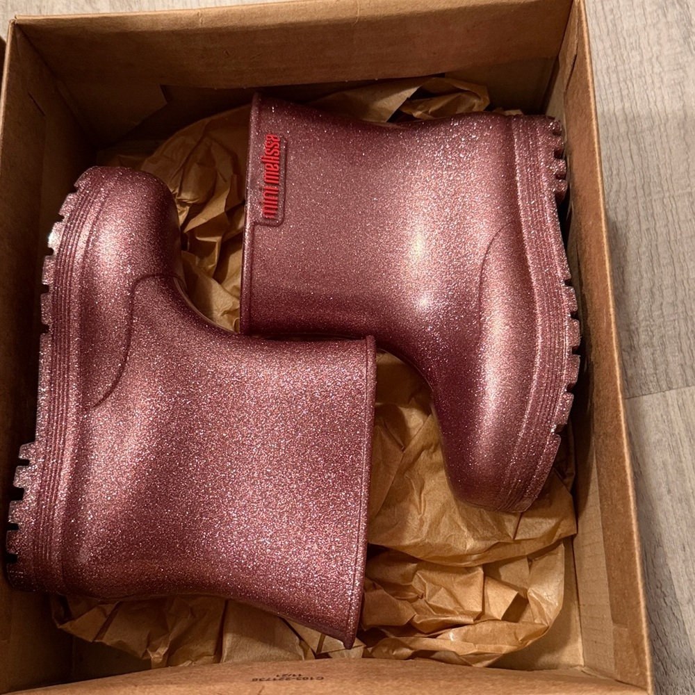 Mini Melissa Pink Sparkly Rain Boots- Barely Worn, Great condition 8T